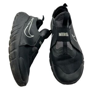 Nike All Black Flex Runner 2 Slip On Sneakers